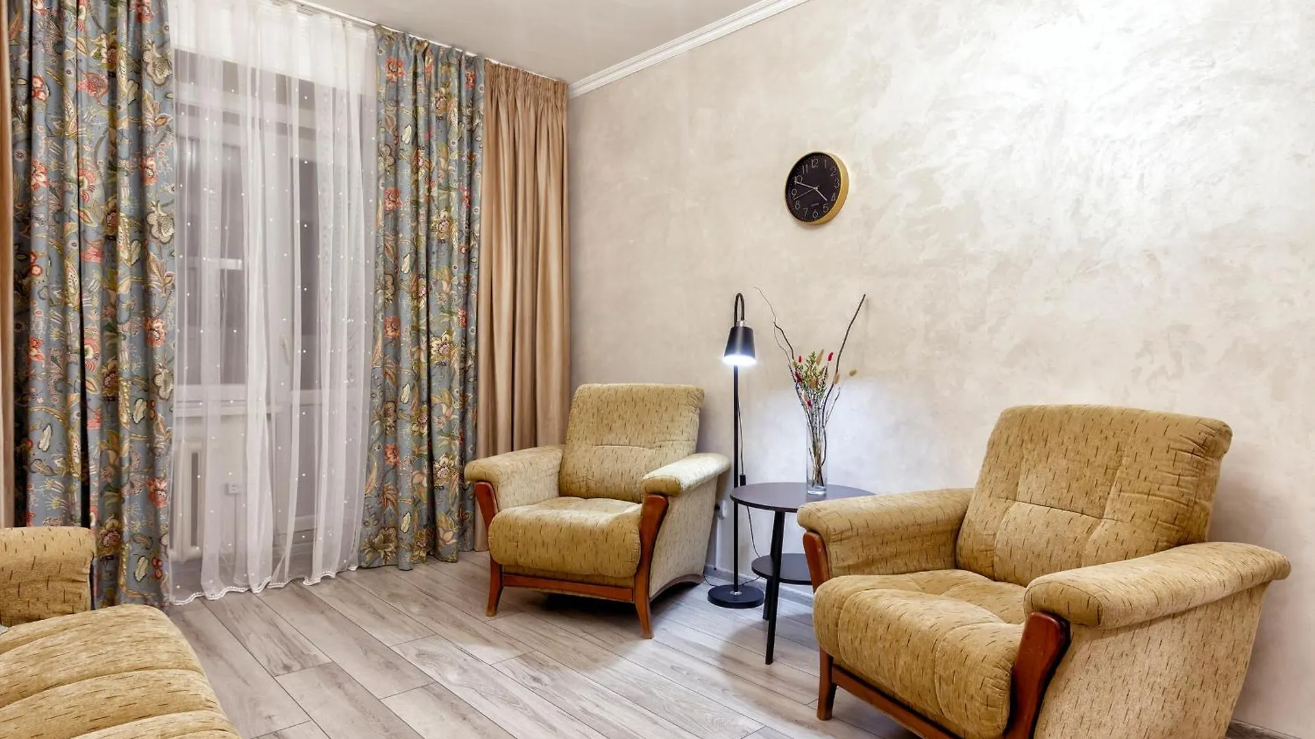 16 Traveler'S Choice In The City Center Alma-Ata