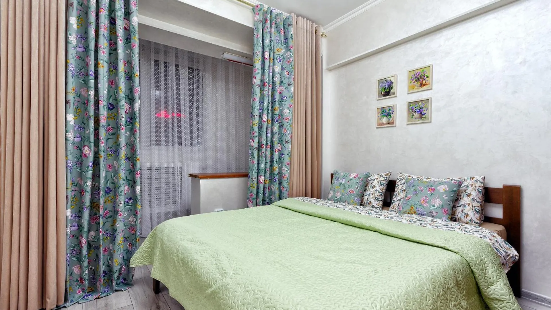 16 Traveler'S Choice In The City Center Alma-Ata 0*,  Kazakstan